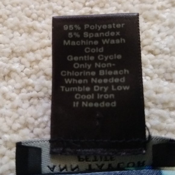 Ann Taylor blue floral keyhole blouse XXSP - Picture 6 of 6